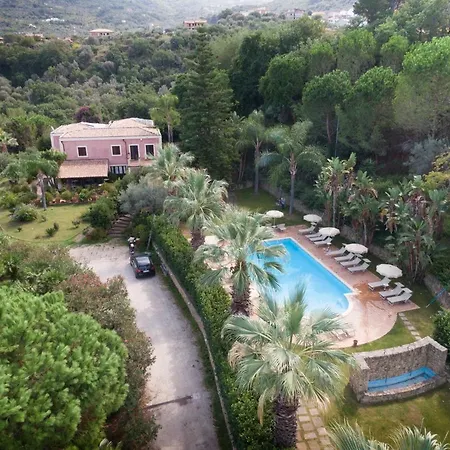 Luca Farm stay Sant'Agata di Militello