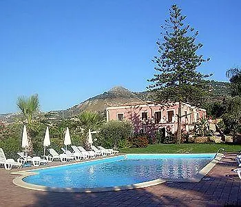 Luca Farm stay *